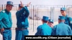 Сотрудники узбекской милиции.