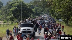 Refugiați din Honduras în caravana care se îndreaptă spre Statele Unite