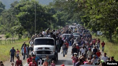 Statele Unite confruntate cu problema caravanei de refugia i din