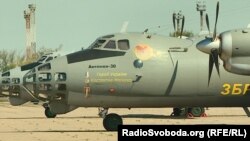 Літак у пам’ять про загиблий екіпаж у війні на Донбасі