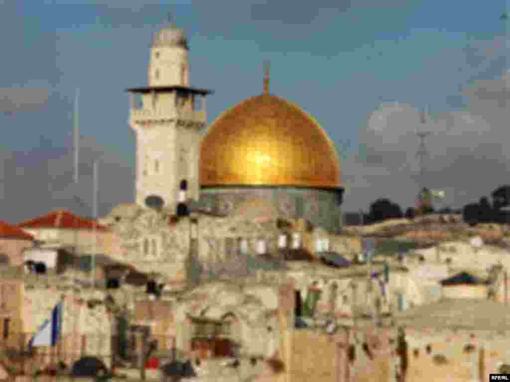 گنبد طلایی قدس در میان شهر قدیم اورشلیم