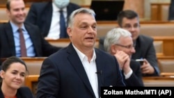 Viktor Orban în ședința din Parlament în care i-au fost sporite puterile