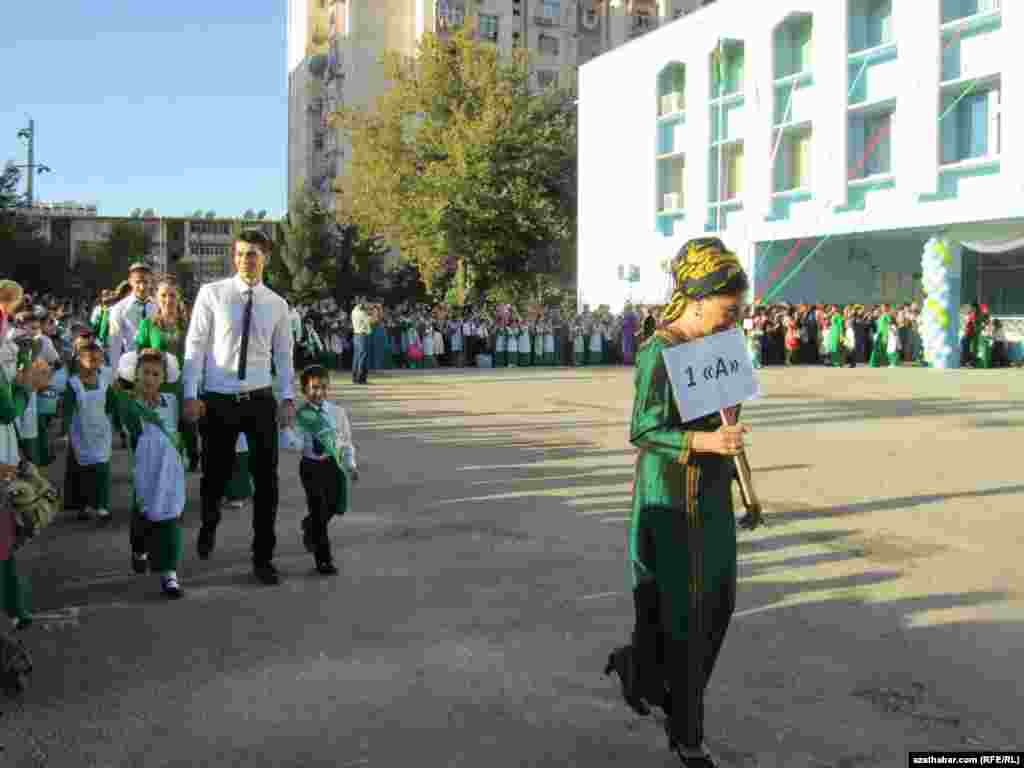 Aşgabat şäheriniň 52-nji mekdebindäki dabara.