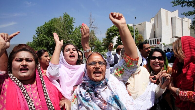 პაკისტანის ყოფილ პრემიერს პოლიტიკური მოღვაწეობა აეკრძალა