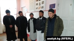 Приверженцы религиозного течения «Йакын Инкар» в Иссык-Кульской области Кыргызстана. 