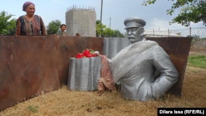 Ұйқыдағы Цунаде порно ойыны