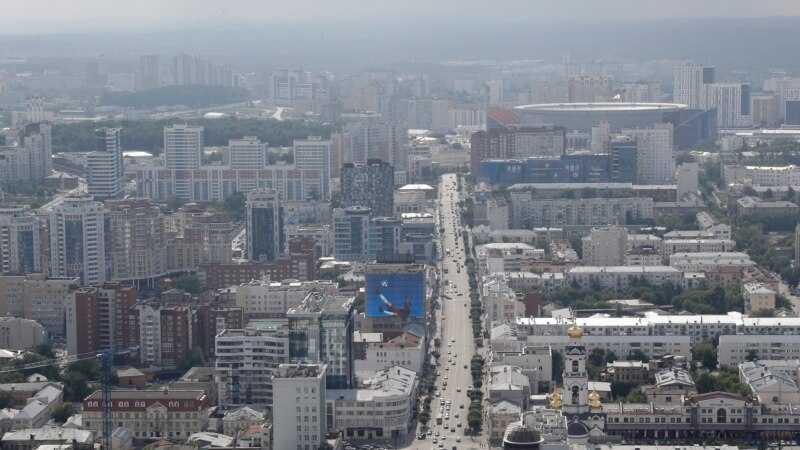 В Екатеринбурге кыргызстанские торговцы вышли на забастовку из-за повышения арендной платы в торговом центре
