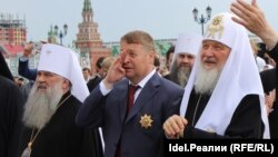 Леонид Маркелов. В центре