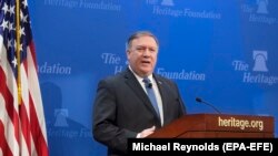 Госсекретарь США Майк Помпео выступает в Фонде «Наследие» с изложением новой американской политики в отношении Ирана.