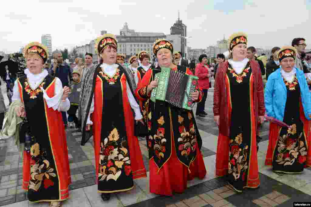 Какая национальность в казани. Население Татарстана. Жители Казани. Жители города Казань. Казань многонациональный город.