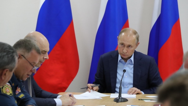 Путин: саясаттан кетүү тууралуу сөз кылууга азырынча эрте
