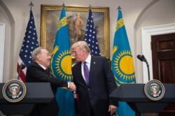Дональд Трамп (оң жақта) және Нұрсұлтан Назарбаев Ақ үйде. Вашингтон, 16 қаңтар 2018 жыл.
