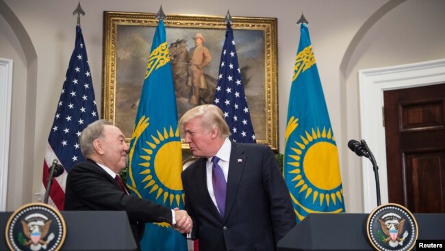 Дональд Трамп (справа) и Нурсултан Назарбаев в Белом доме. Вашингтон, 16 января 2018 года.