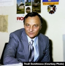 Noël Bernard (1925-1981), jurnalist și directorul redacție de limba română a postului de radio Europa Liberă (1955-1958; 1965-1981).