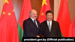 Президент Білорусі Олександр Лукашено і голова КНР Сі Цзіньпін, 2017 рік