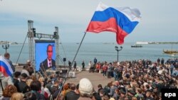 Javni prenos Putinovog obraćanja na Krimu