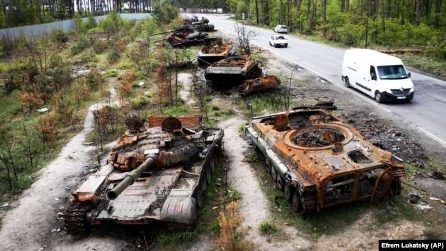 Уничтоженные под Киевом российские танки