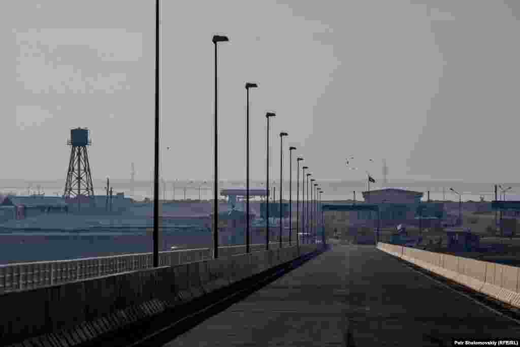 BORDER -- Panj-e Payon border crossing Bridge across Panj river in Panj-e Payon Tajik border crossing