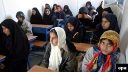 Schoolgirls seated in a classroom in the city of Bam (file photo)