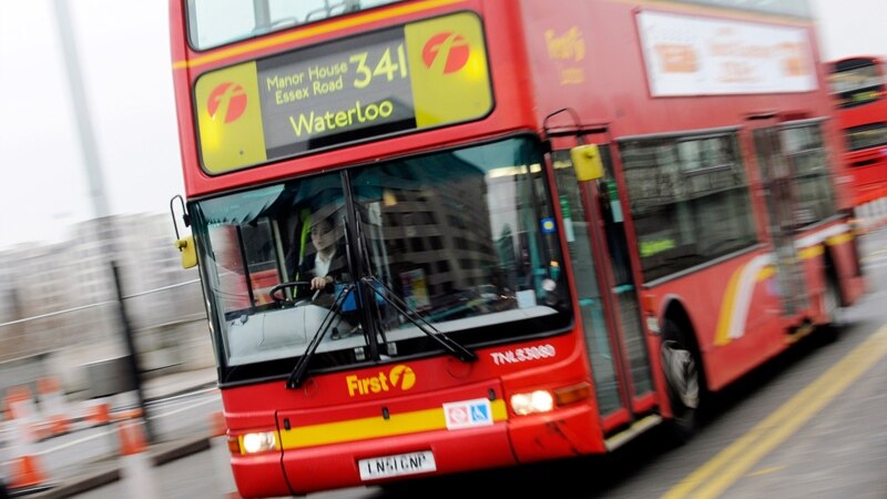 Само 15 отсто од патниците ќе можат во јавен превоз во Лондон