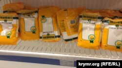 Полка с сахаром в магазине в Крыму