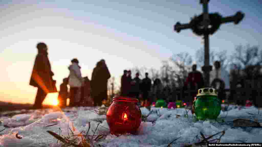 Всі присутні запалили лампадки в пам&rsquo;ять про померлих під час штучно організованого голоду