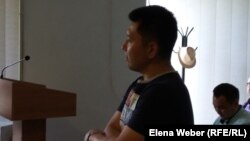 "Жалған терроризм" айыбы тағылған Юрий Пак сотта тұр. Қарағанды, 16 маусым 2016 жыл.