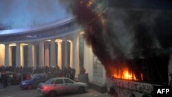 В центре Киева горит милицейский автобус