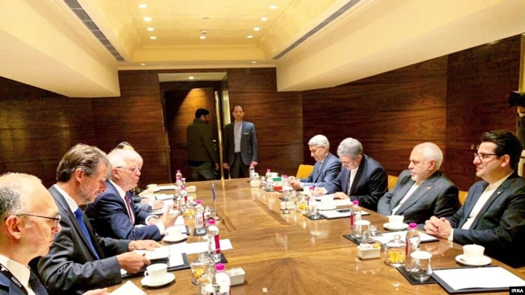 دیدار جوزپ بورل و محمد جواد ظریف در دهلی نو و در حاشیه کنفرانس مجمع گفتوگوی رایسینا برگزار شد