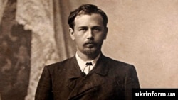 Микола Леонтович (1877–1921), український композитор, хоровий диригент, громадський діяч.