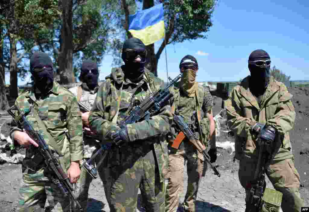 Колишні бойовики так званої «ДНР», які перейшли на сторону української армії (фото: AFP)