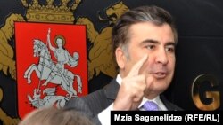 Виктор Долидзе предполагает, что президент либо был плохо информирован, либо намеренно солгал, когда во всеуслышание заявил, будто в принятой 3 июля резолюции ПА ОБСЕ бывший премьер Мерабишвили назван "политическим заключенным"