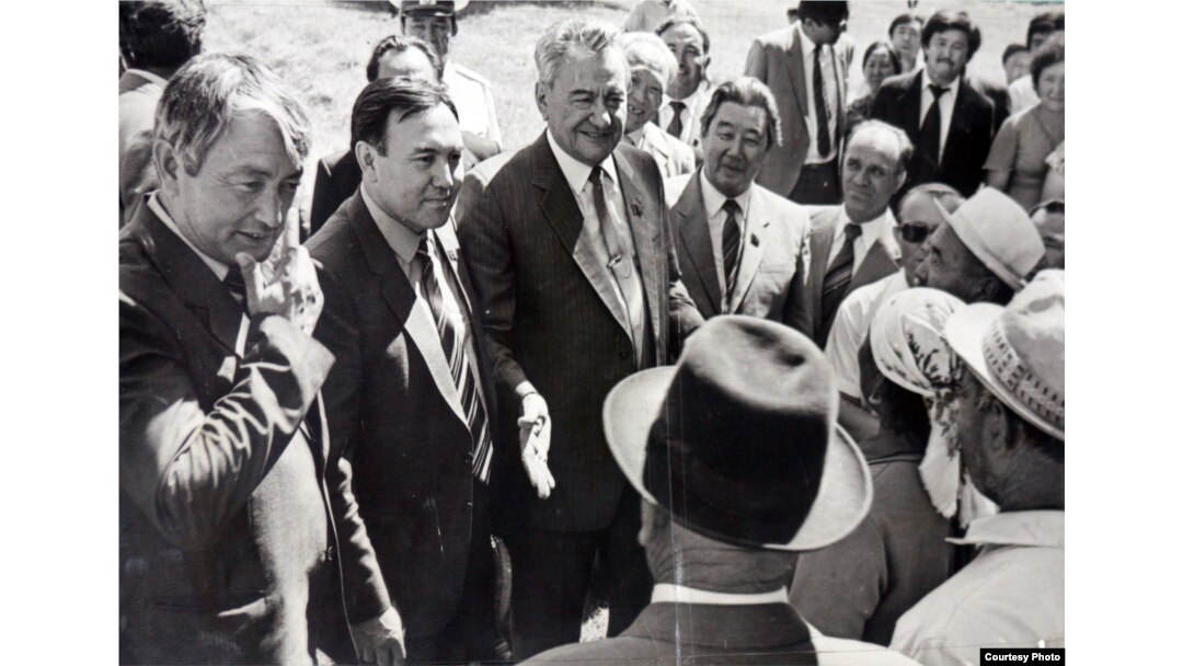 Нурсултан назарбаев 1990. Динмухамед кунаев. Динмухамед ахмедович кунаев. Димаш кунаев. Конаев дінмухамед өмірбаяны.