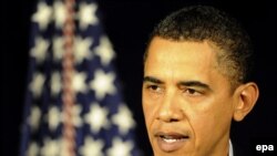 U.S. - US President Barack Obama gives a short statement to the travelling media at the Marine Corps Base Hawaii, 29Dec2009