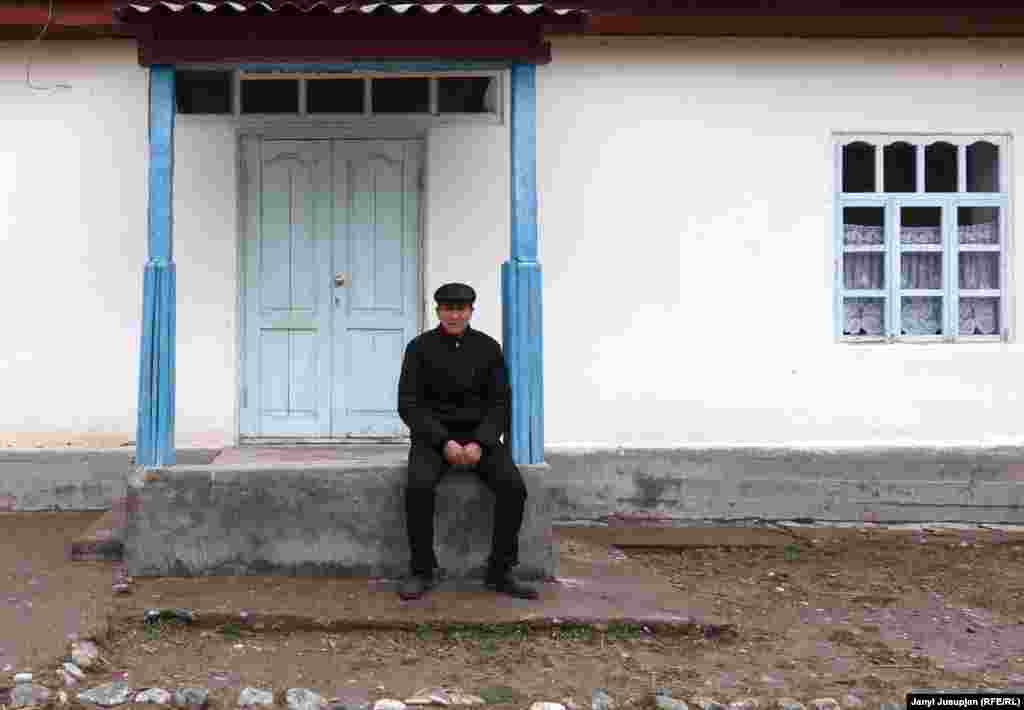 Writer Akim Kojoev came to visit his home village from Kyrgyzstan. He sits on the steps of the new school in the village. Akim graduated university in the Kyrgyz capital, Bishkek. Upon his return, he founded an elementary school in Depshaar, but he later left Tajikistan, citing discrimination. He then wrote a novel called Dragon, describing the deportation of the villagers to the south, and the horrors of a civil war in the 1990s.