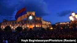 ARMENIA -- People celebrate after Armenian Prime Minister Serzh Sarksyan resigned following almost two weeks of mass street protests, in central Yerevan, Armenia April 23, 2018. REUTERS/Hayk Baghdasaryan/Photolure