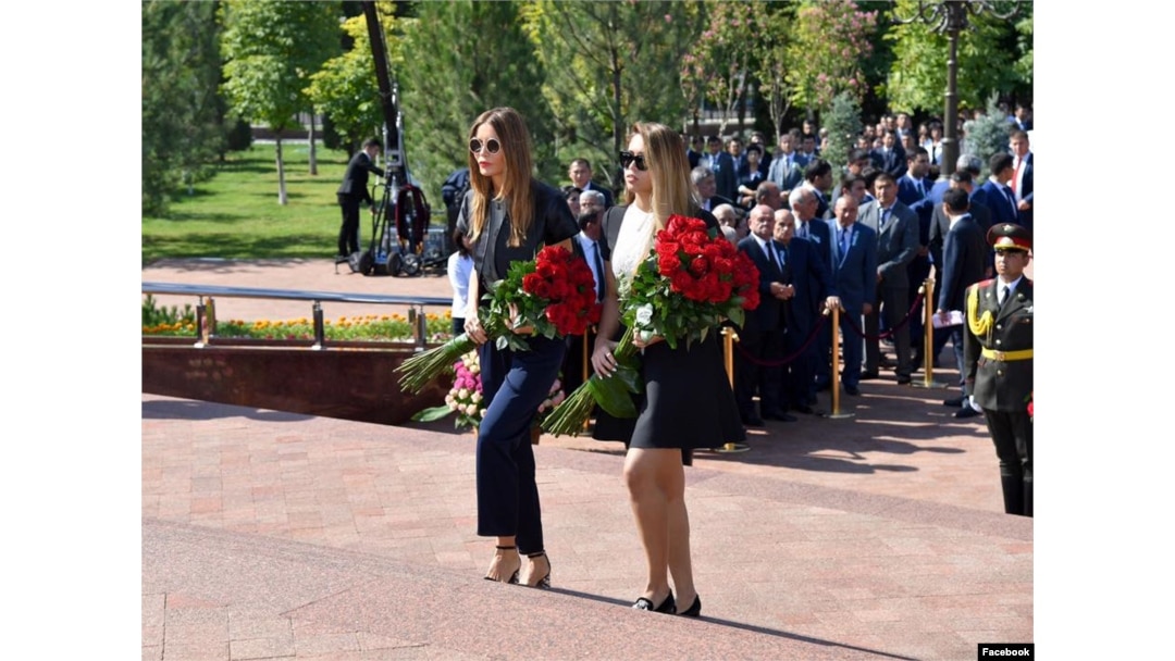 Porno sayt squirt Rus xotinlari jinsiy ayol