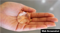 Ooho edible water blob