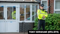 Britanska policija patrolira Amesburyjem, gradom u kojem je došlo do novog slučaja trovanja
