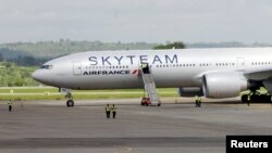 Лайнер Air France, совершивший экстренную посадку в Момбасе