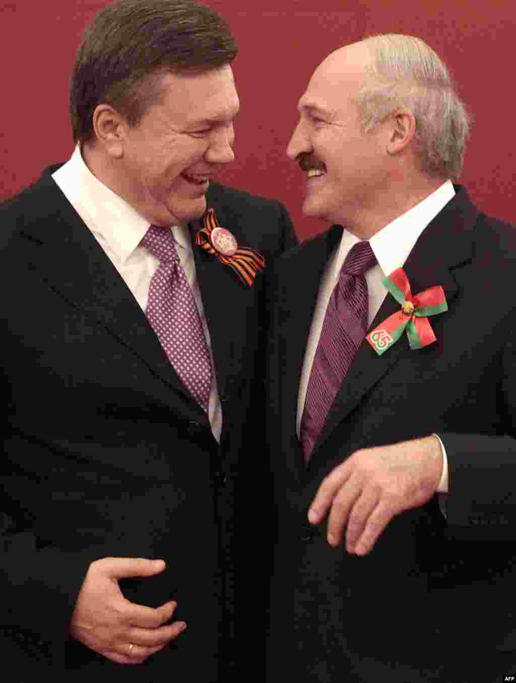 2010 год Александр Лукашенко и Виктор Янукович