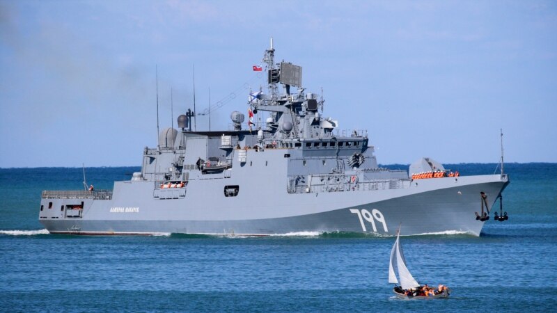 Российский фрегат «Адмирал Макаров» возвращается из Средиземного моря в Севастополь 