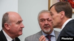 Armenia - OSCE Minsk Group Co-Chairs Robert Bradtke (R), Yuri Merzlyakov (C) and Bernard Fassier (L) in Yerevan, 01Oct, 2009