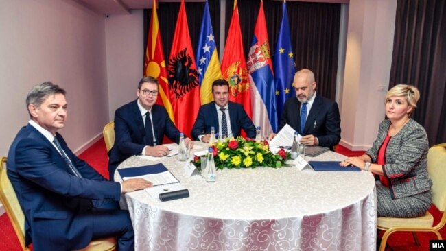 Denis Zvizdić, Aleksandar Vučić, Zoran Zaev, Edi Rama i Dragica Sekulić u Ohridu