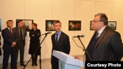 Во время выступления