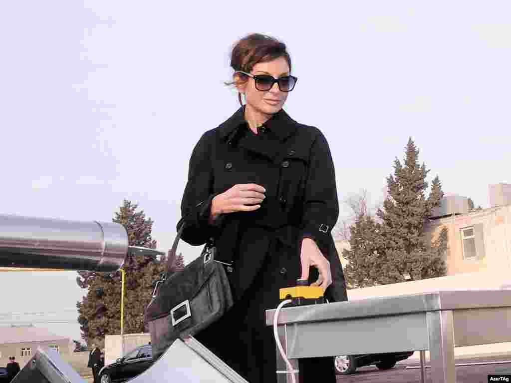 Azerbaijan – the First Lady Mehriban Aliyeva attends school groundbreaking ceremony in Baku, 28Dec2010