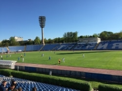 Пустые трибуны на футбольном матче чемпионата Крыма, 2016 год