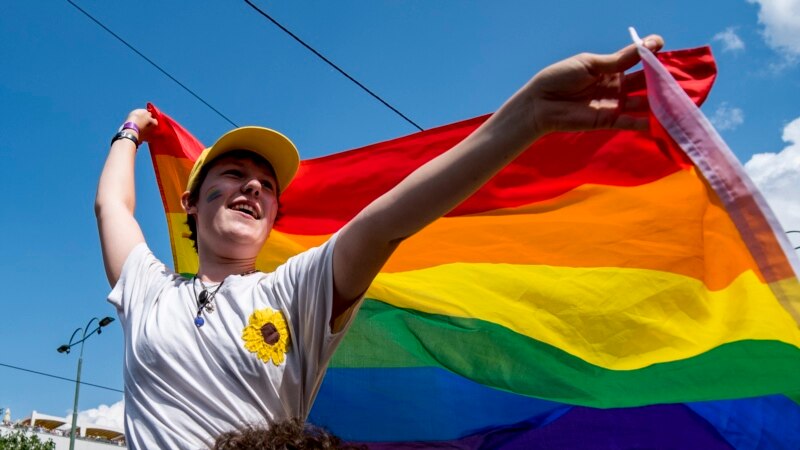 10 вопросов о правах ЛГБТ в России и не только