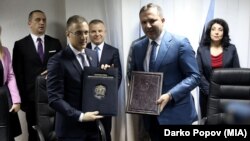 Министрите за внатрешни работи на Србија и на Македонија, Небојша Стефановиќ и Оливер Спасовски се сретнаа во Скопје