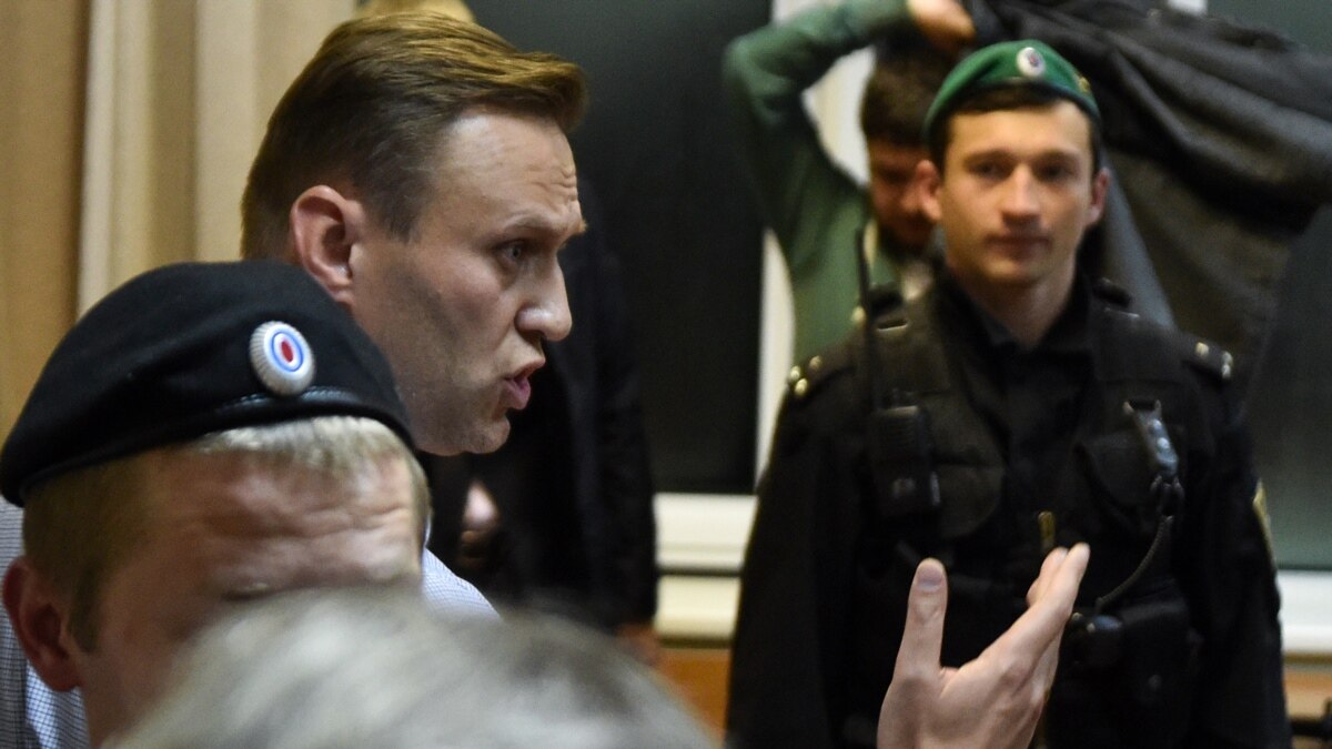 Навальный призвал своих сторонников выйти на пикеты